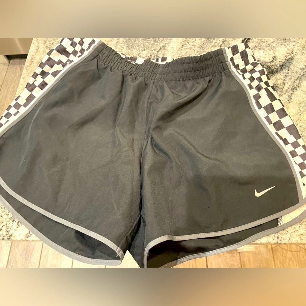 NEW Women’s Nike Dri-fit Sport Athletic Shorts Size M